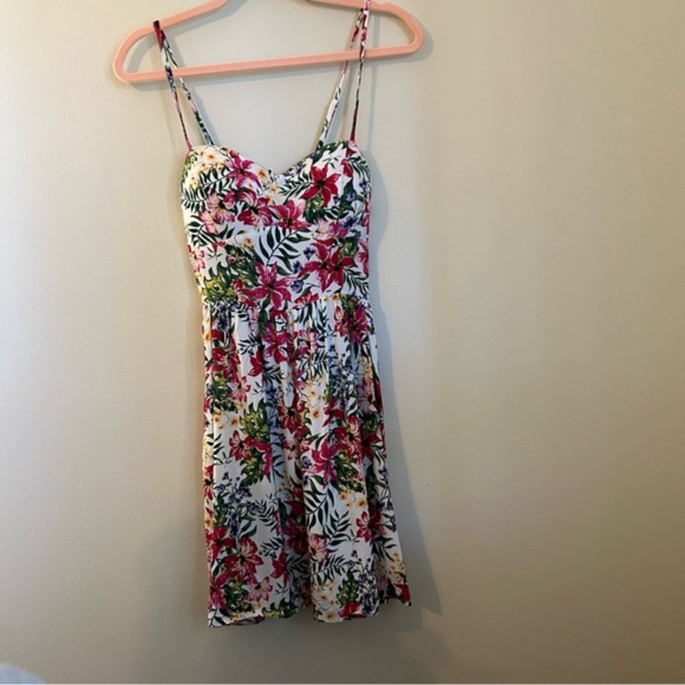 NWT floral mini dress, spaghetti adjustable strap, padded, size Medium